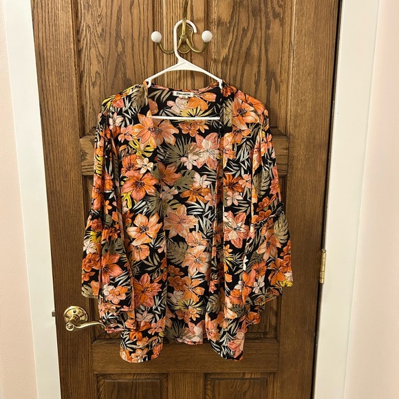 Billabong Tops - Billabong Floral Tropical Hawaiian Kimono Cardigan - Orange and Black Small